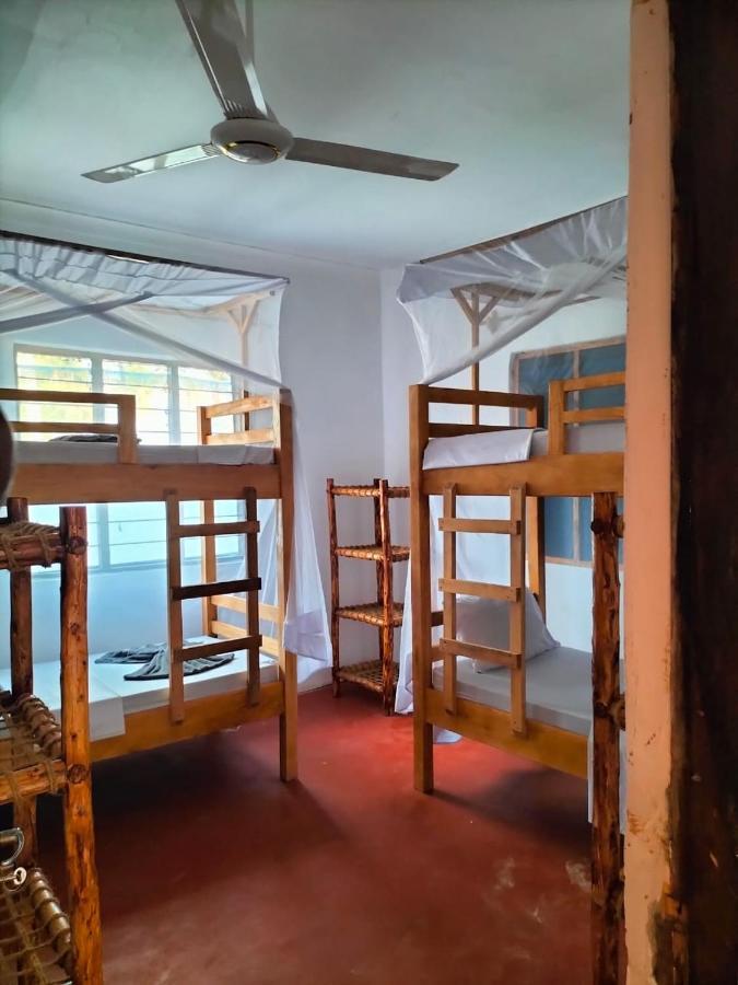 Mambo Leo Hostel باجي المظهر الخارجي الصورة